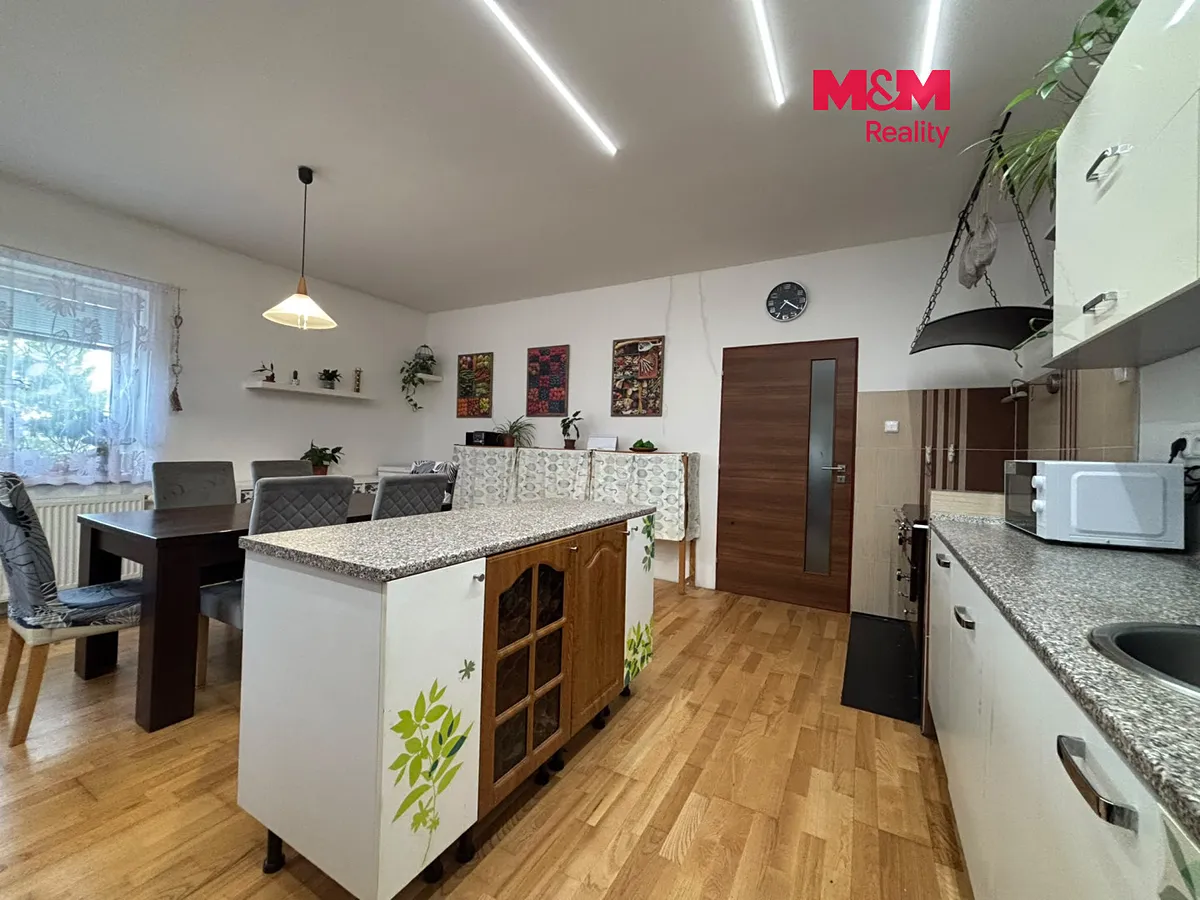 Prodej rodinného domu 210 m², pozemek 598 m²